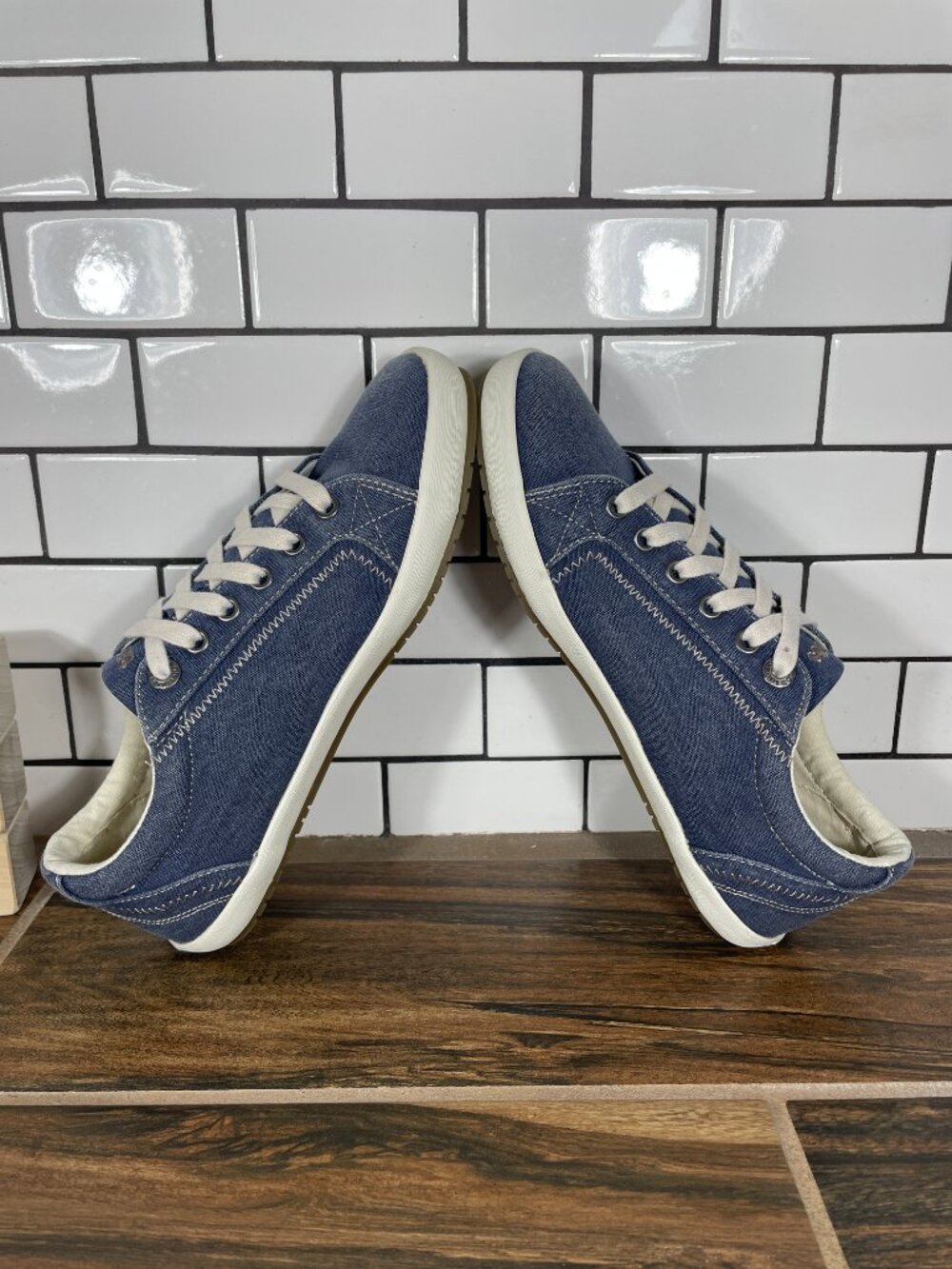 Taos Star Shoes Womens Size 8.5 Blue Wash Canvas Casual Low Top Lace Up Sneaker - Picture 6 of 13